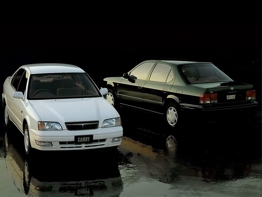 V40 (1994–1998)